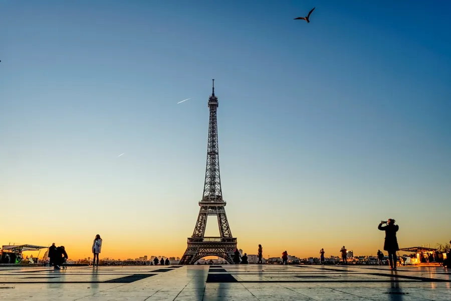 the eiffel tower